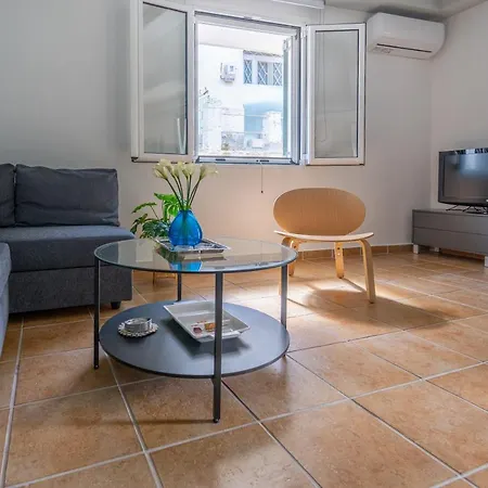 Odyseas Konstantakopoulos Semesterbostad Zakynthos stad